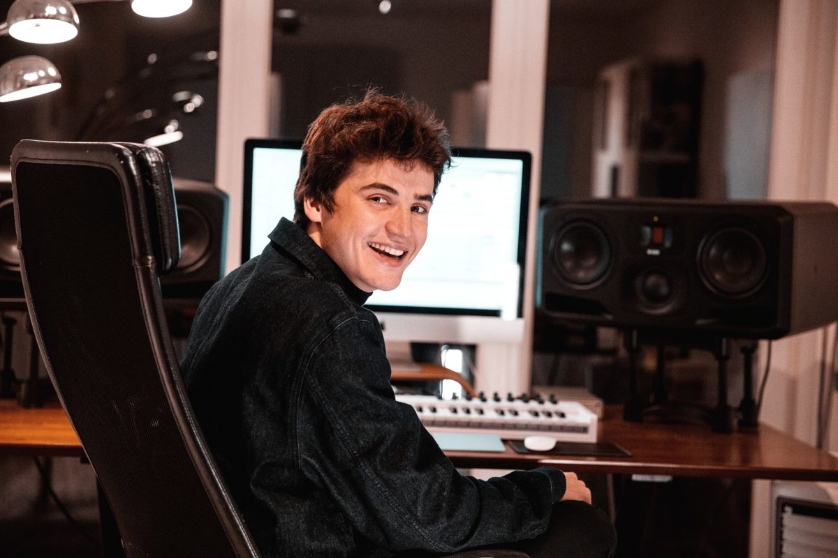 Platinum house producer Henri PFR in his studio with ADAM Audio S3H midfield monitors